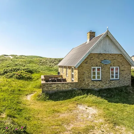 På En Ugenert Grund Sj57 Feriehus