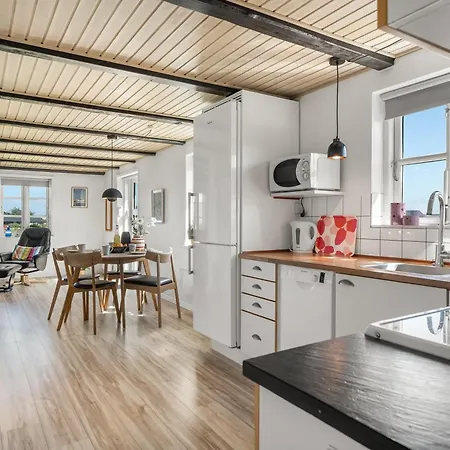 Feriehus På En Ugenert Grund Sj57
