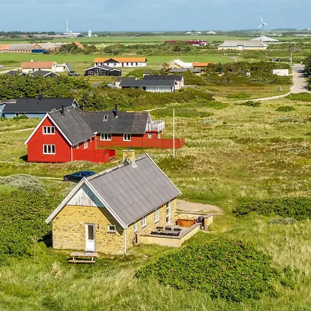 På En Ugenert Grund Sj57 Feriehus *